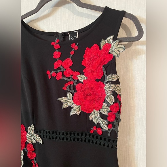 Windsor Black Floral Embroidered Classic Elegant Mermaid Prom Formal Dress Small - Picture 8 of 8